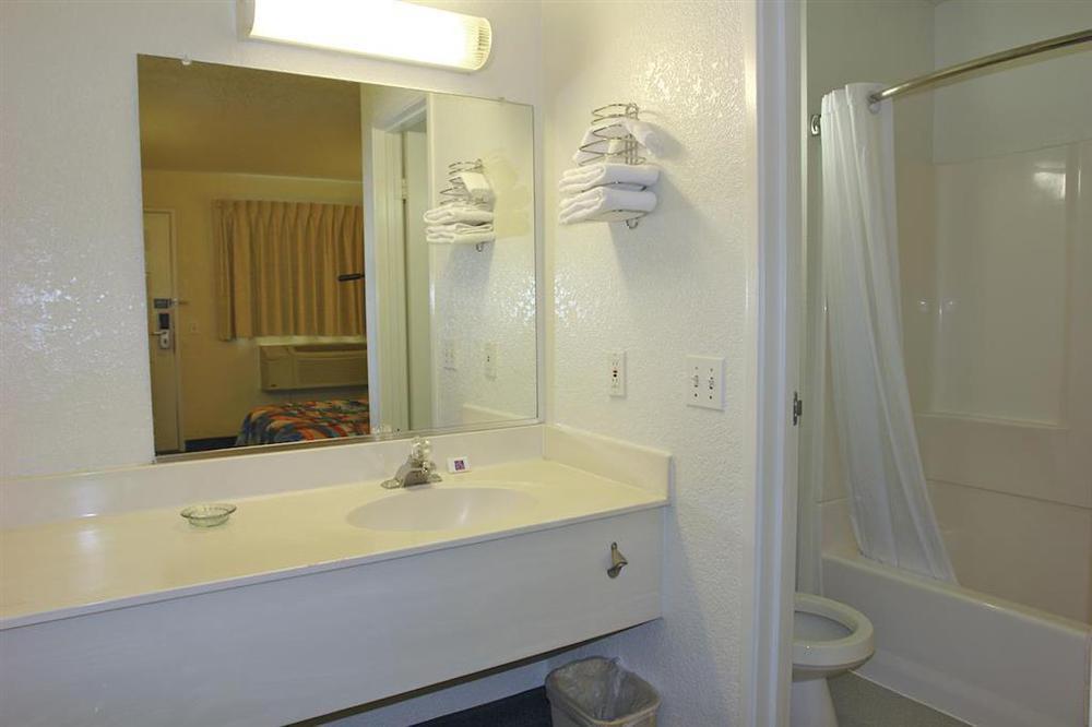 Motel 6-Anaheim, Ca - Fullerton East 객실 사진