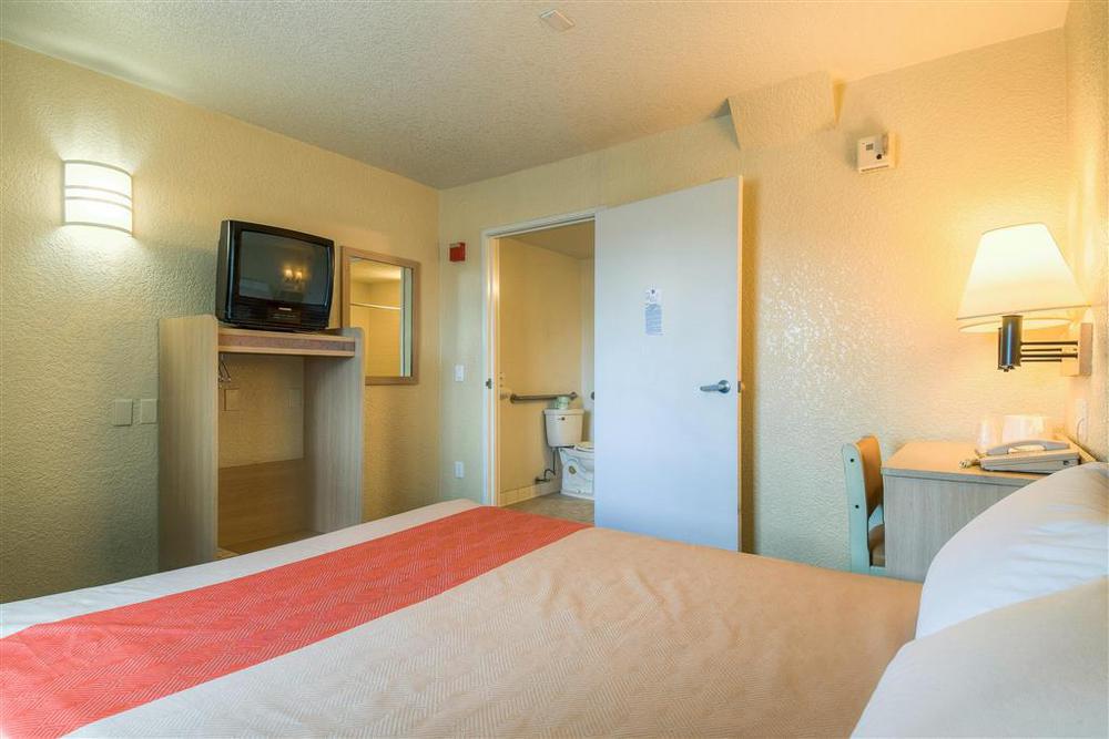Motel 6-Anaheim, Ca - Fullerton East 객실 사진
